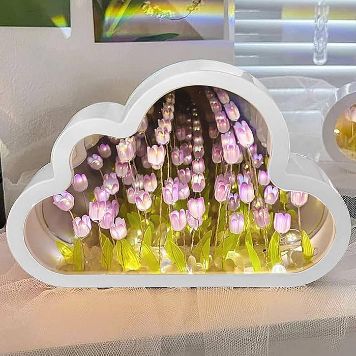 LÁMPARA Y ESPEJO NUBE TULIPÁN